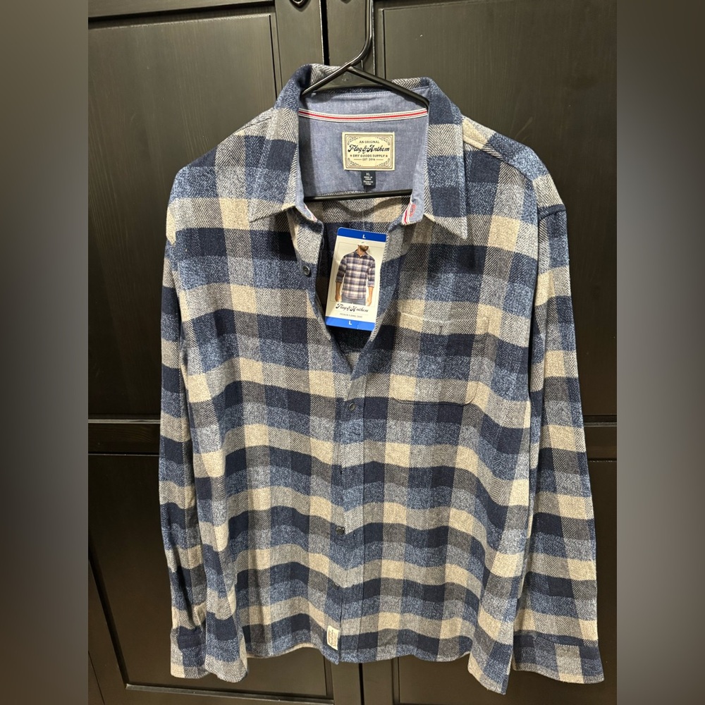 Flag and Anthem flannel. Size XL.